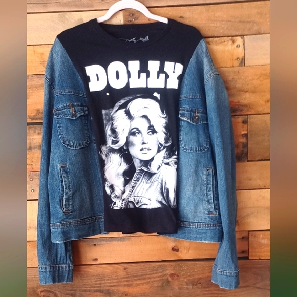 Dollcake Tops - Upcycled Dolly Graphict-shirt  Denim Sleeve Jacket.